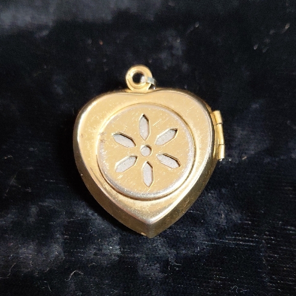 Floral Heart Locket Watch in Gold and Blue - Picture 3 of 4